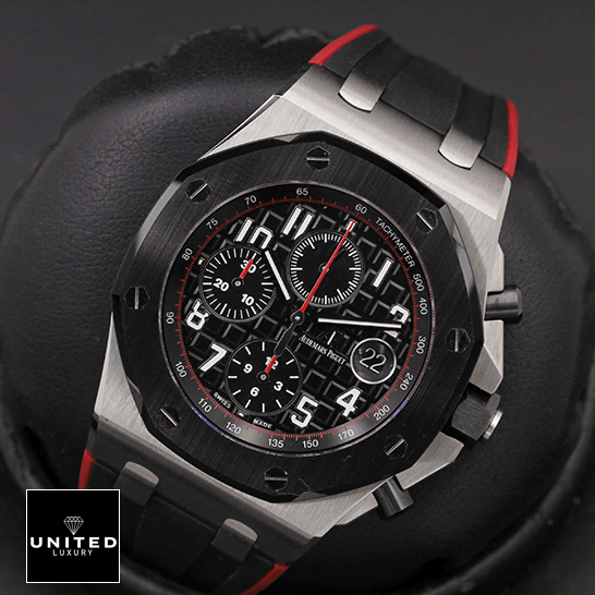 Audthtemars Pigthtuet Royal Oak Black Dial Replica red second hand in the box