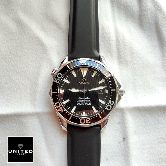 omethtga Seamaster Black Dial Black Rubber Bracelet Replica front view