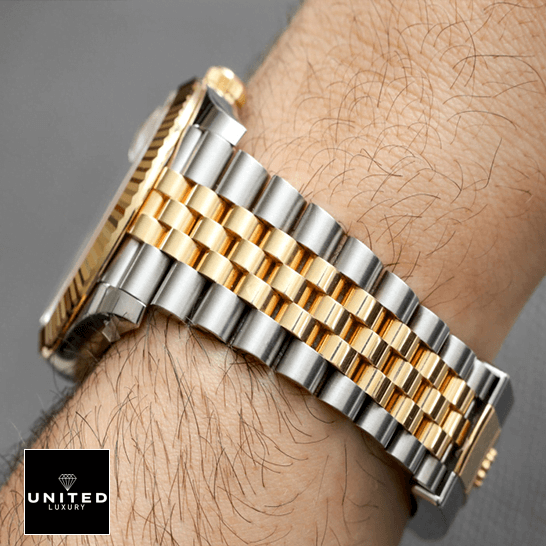 rolthtex Datejust 126333 Yellow Gold Jubilee Replica on the wrist