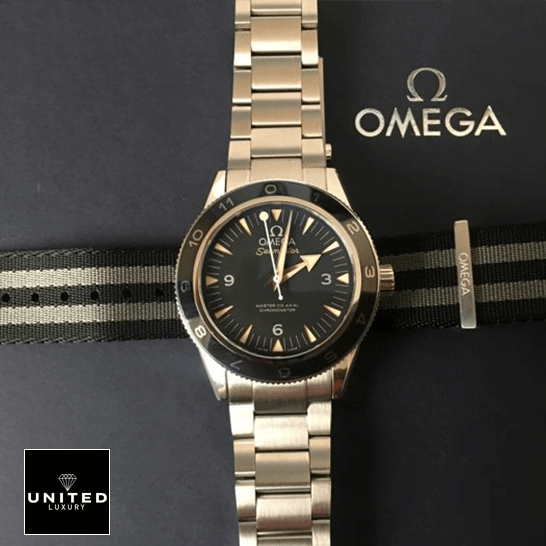 omethtga Seamaster Black Dial Stainless Steel Replica on the omethtga box