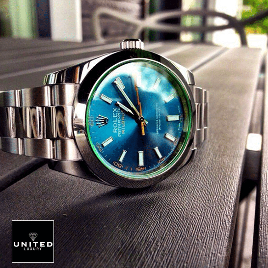 rolthtex Milgauss 116400GV-0002 Oyster Bracelet Replica on the table