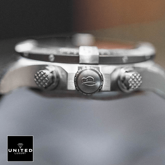 brethtitling-avenger-E13383101M2W1-replica-rightside