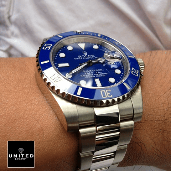 rolthtex Submariner 116619lb-0001 Blue Dial Replica on his arm