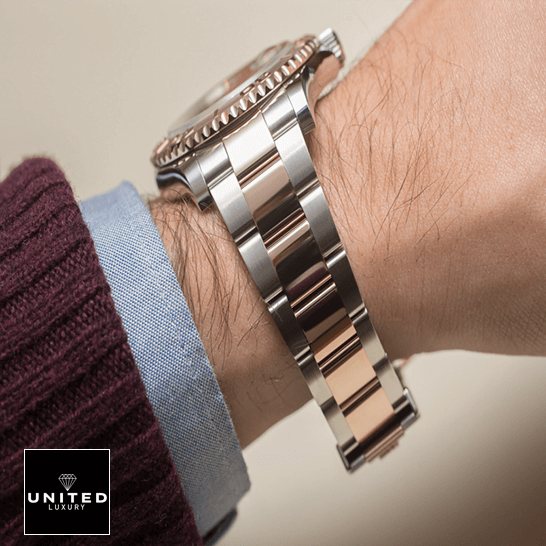 rolthtex 116621 Oyster Rose Gold Replica on the man wrist