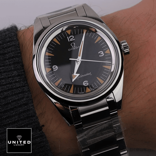 omethtga Seamaster Black Dial 220.10.38.20.01.002 Steel Bracelet Replica on the man wristh
