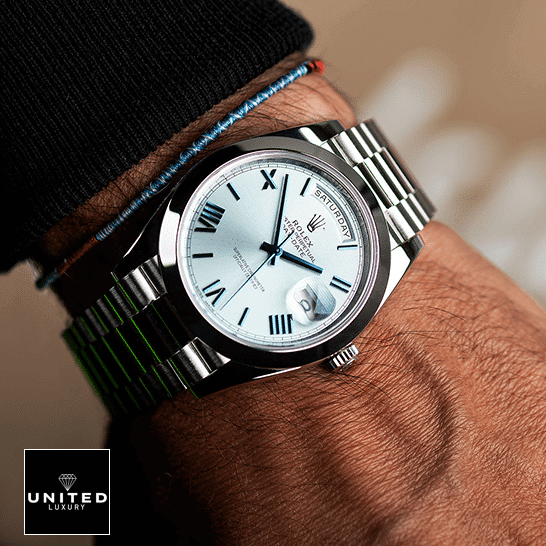 rolthtex-day-dat_e228206_stainless_steel_blue_diagonal_dial_oyster-_man