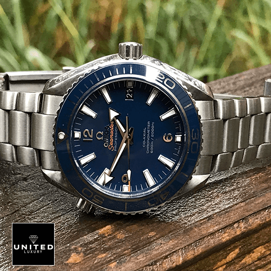 omethtga Seamaster 232_90_42_21_03_001 Planet Ocean Steel Replica side view