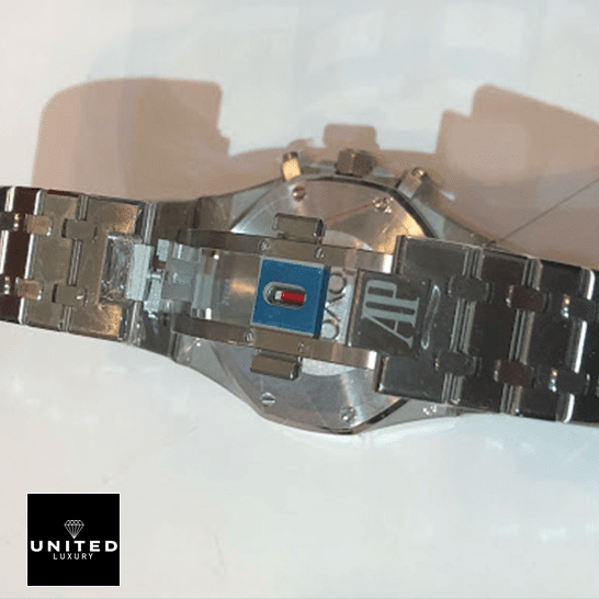 Audthtemars Pigthtuet Stainless Steel Bracelet Replica opened clasp white background