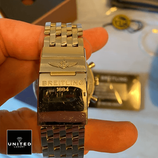 brethtitling-navitimer-AB0127211B1A1-replica-clasp