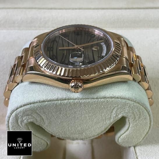 rolthtex Day-Date Wave 218235-0035 Rose Gold Case Replica Right Side Crown Pusher