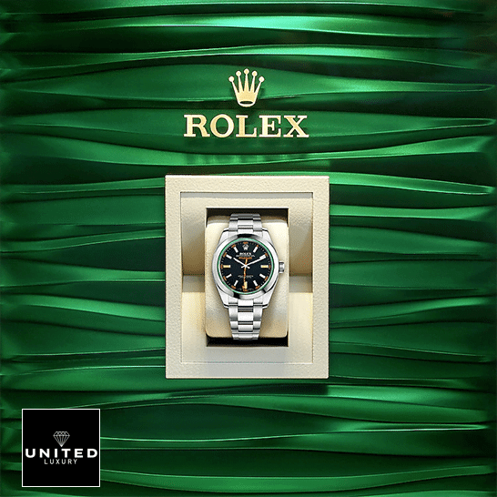 rolthtex milagauss 116400GV Replica in the rolthtex box and green background