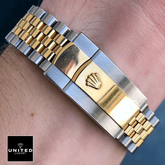 rolthtex Datejust 126333 Yellow Gold Steel Jubilee Replica on the wrist