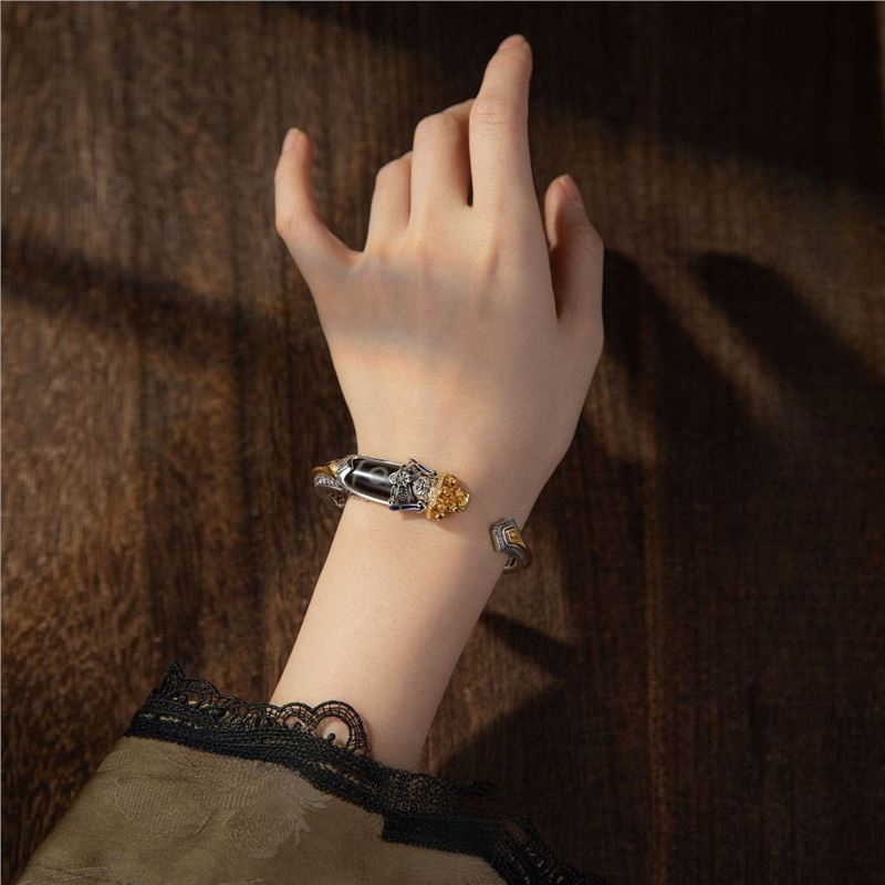 Fortune God Zaki Ram Tibetan Style Dzi Bead Bracelet