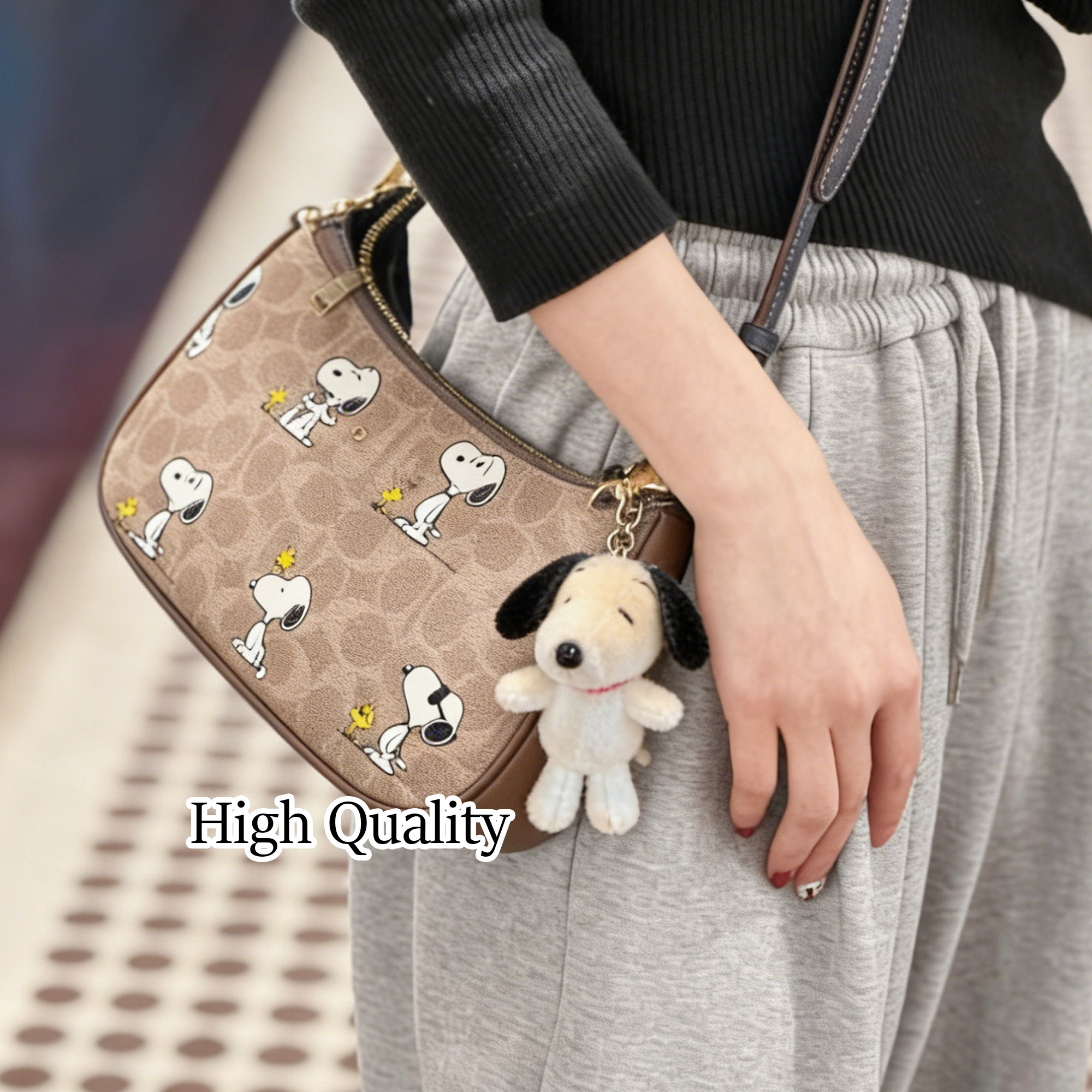 {"default":"Snoopy classic shoulder bag with cartoon print and stylish brown design"}

