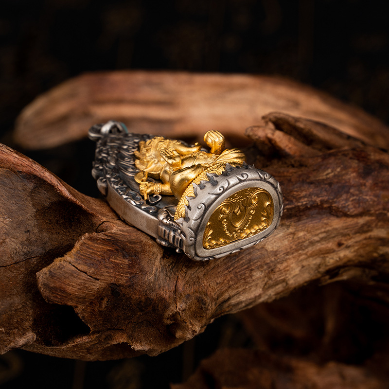 Pure Silver Gold-Plated Wealth-Attracting Brave Precision Craft Pendant