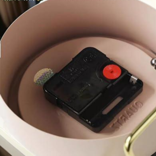 Neuer minimalistischer Tischwecker 