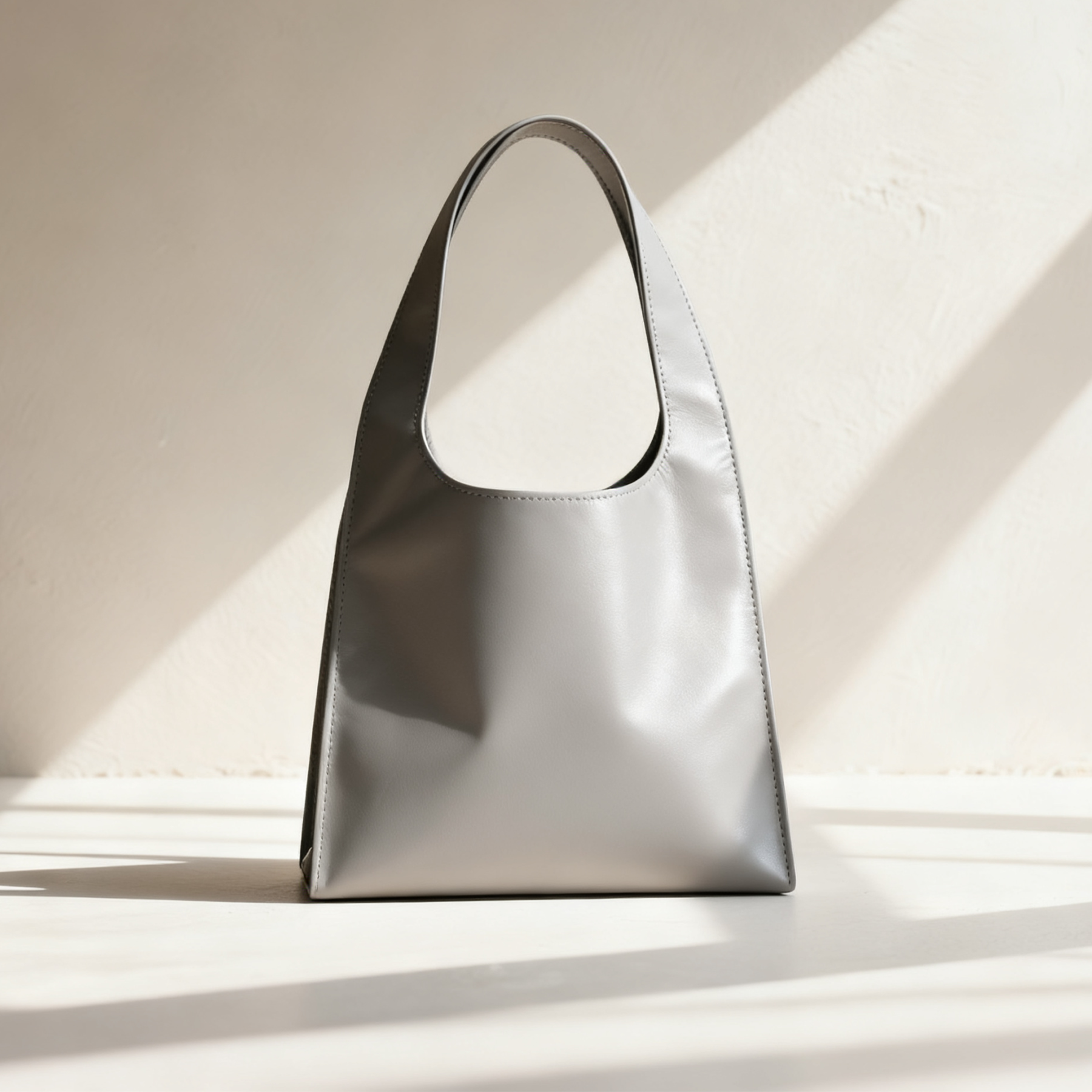 Minimalista bőr válltáska