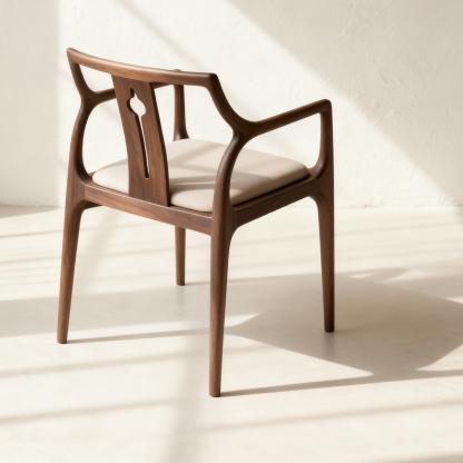  Diófából készült karosszék