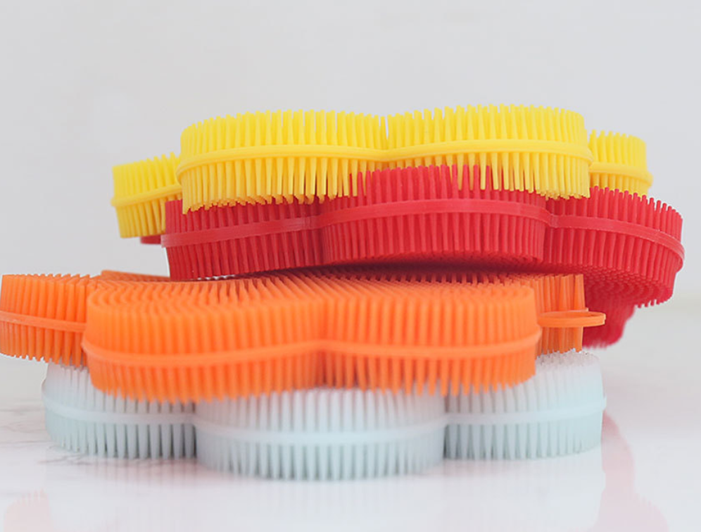 Flower shaped dishwashing brush