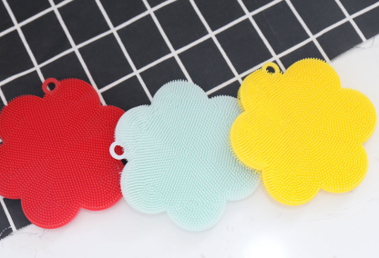 Flower shaped dishwashing brush