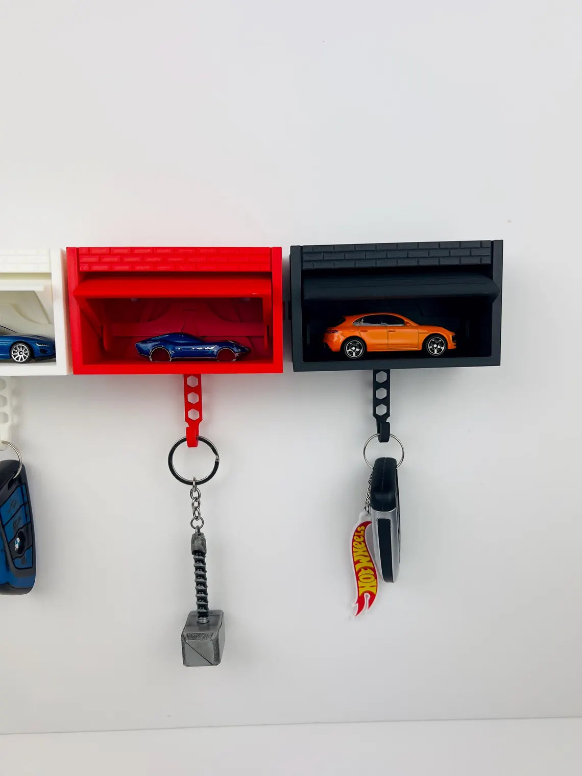 Mini Garage Keychain-Wall Mount Display - Gift for Car Enthusiasts