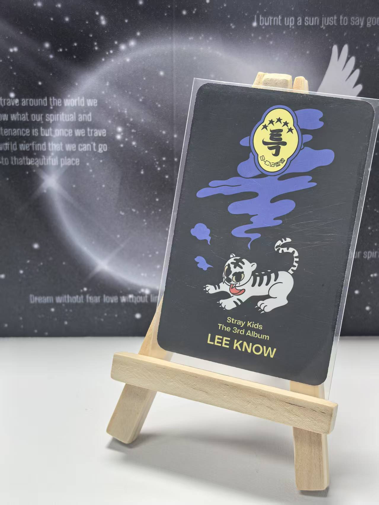 SKZ Official Photocard - Lee Know (For STAY)