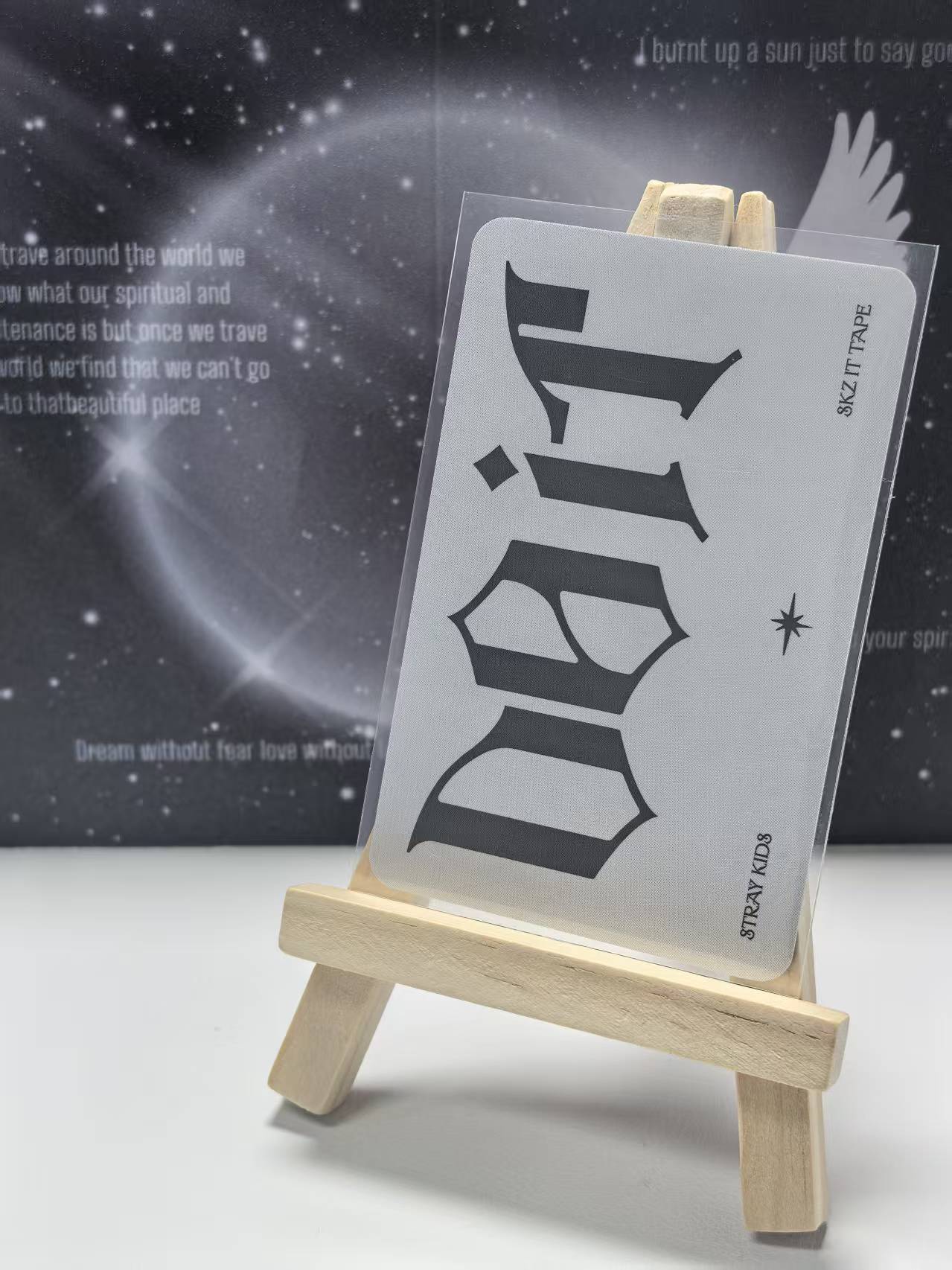 SKZ Official Photocard - Lee Know (For STAY)