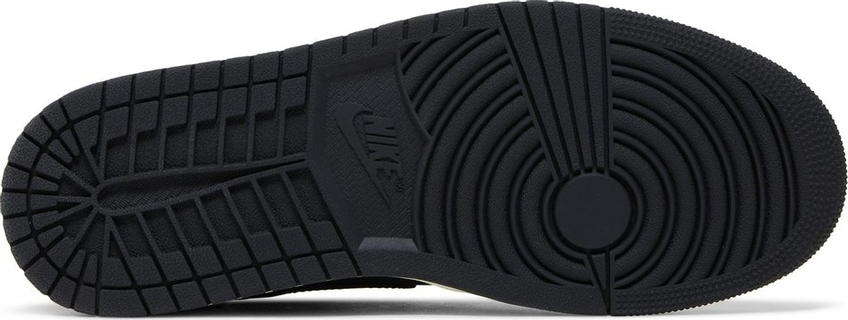 Low SE 'Beaded Swoosh' DV1762-001