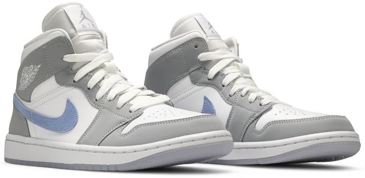 Wmns Mid BQ6472-105
