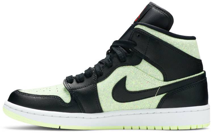 Wmns Mid SE 'Black Barely Volt' CV5276-003