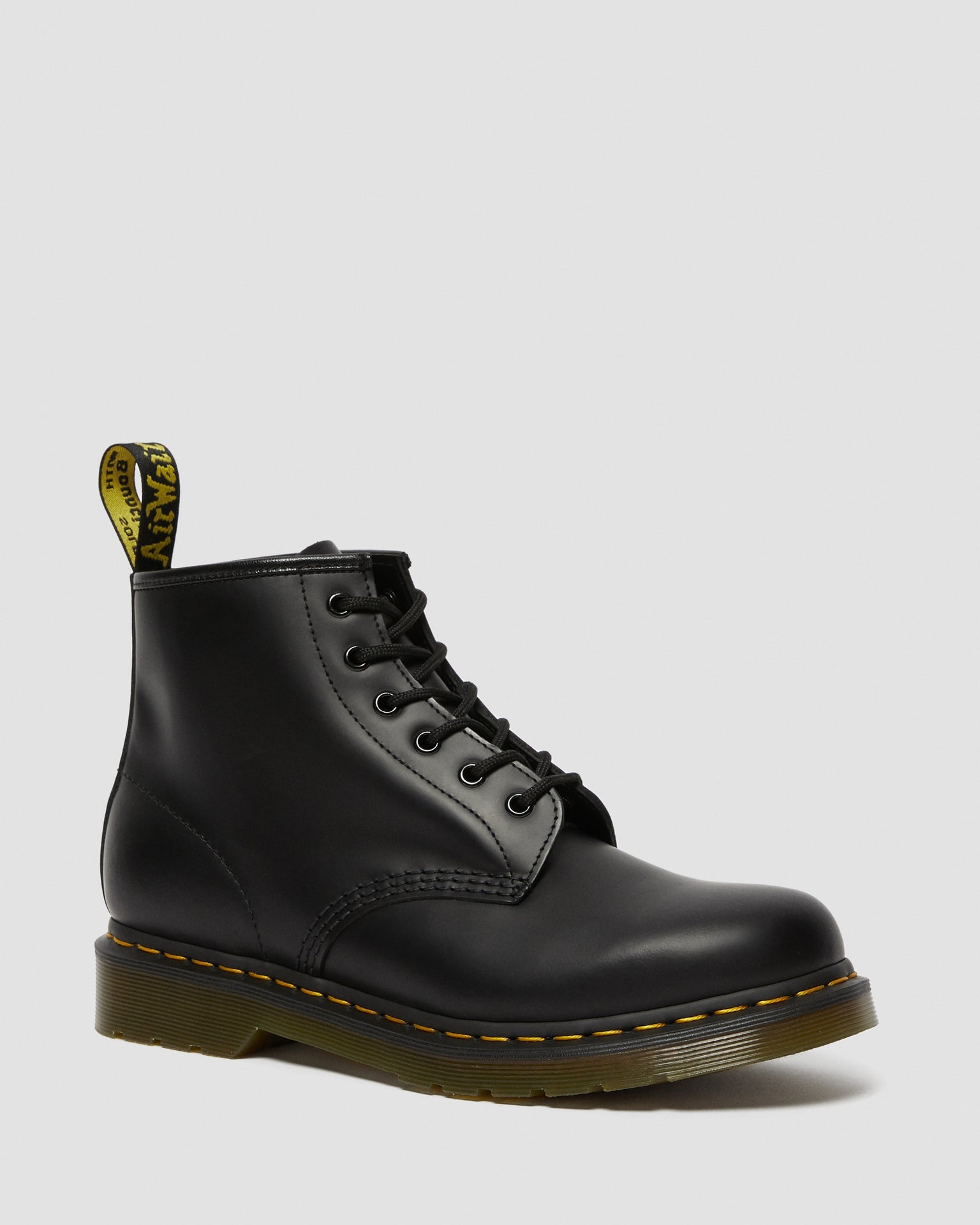Dthtr. Marthttens 101 Yellow Stitch Smooth Leather Ankle Boots