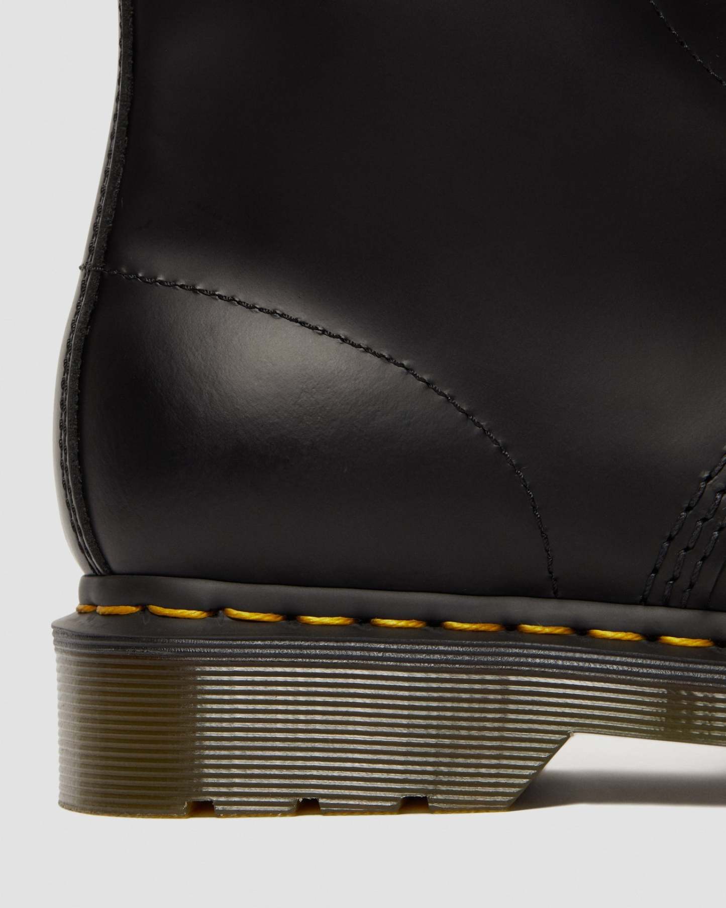 Dthtr. Marthttens 101 Yellow Stitch Smooth Leather Ankle Boots
