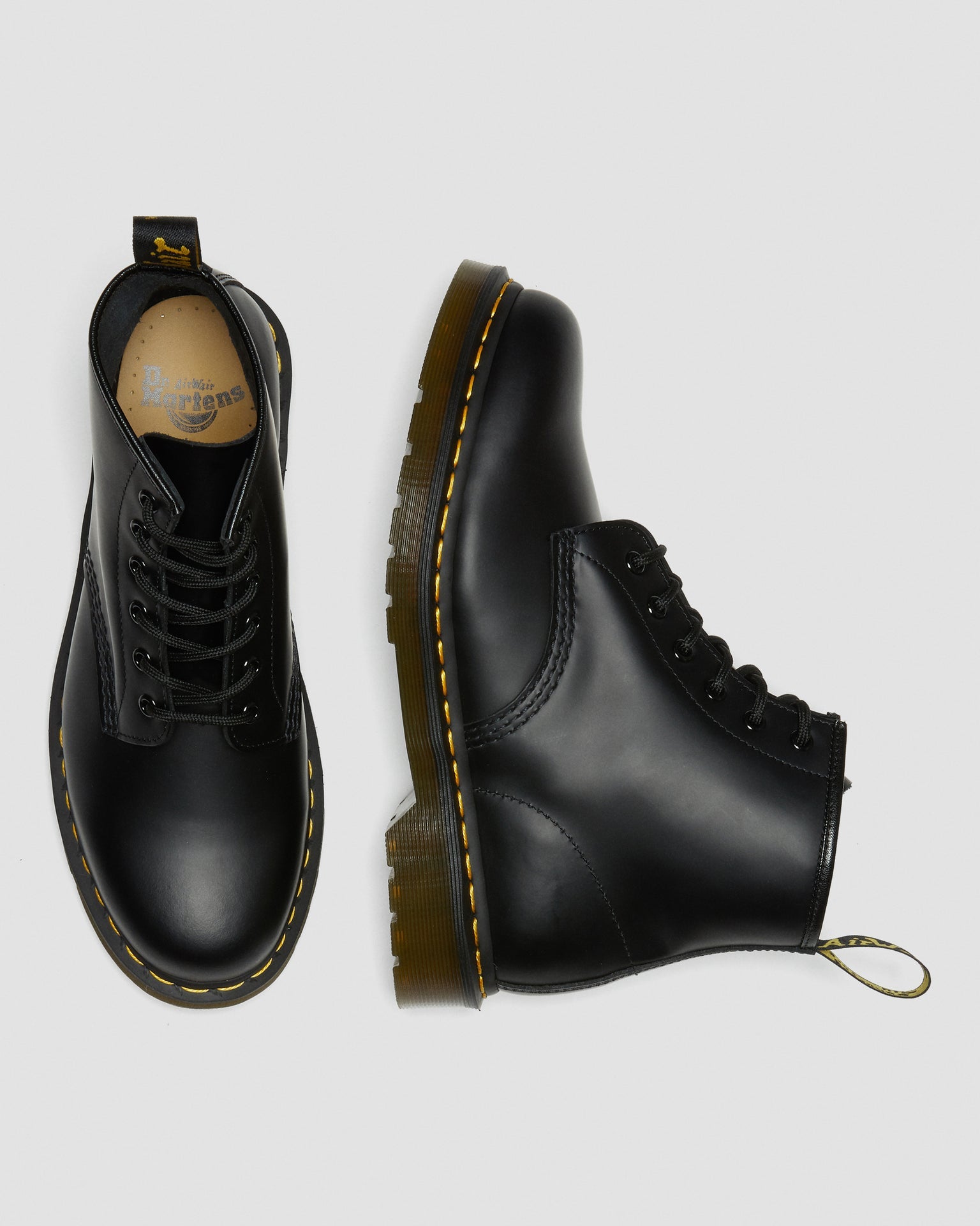 Dthtr. Marthttens 101 Yellow Stitch Smooth Leather Ankle Boots