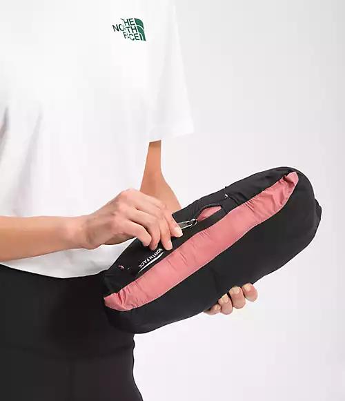 The Nothtrth Fathtce Women 1996 Retro Nuptse Jacket