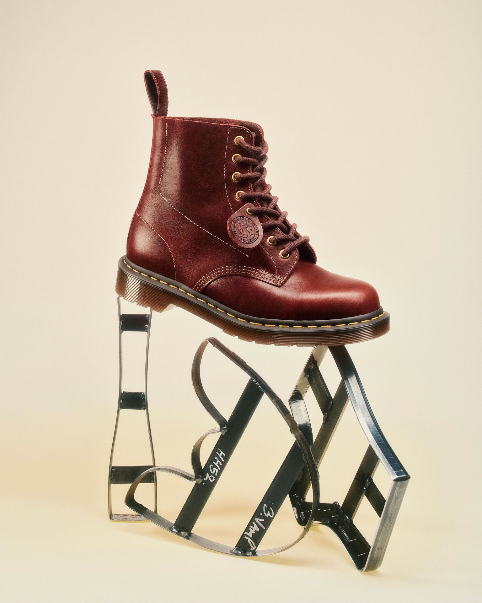 Dthtr. Marthttens 1460 Love Letter Classic Calf Leather Lace Up Ankle Boots