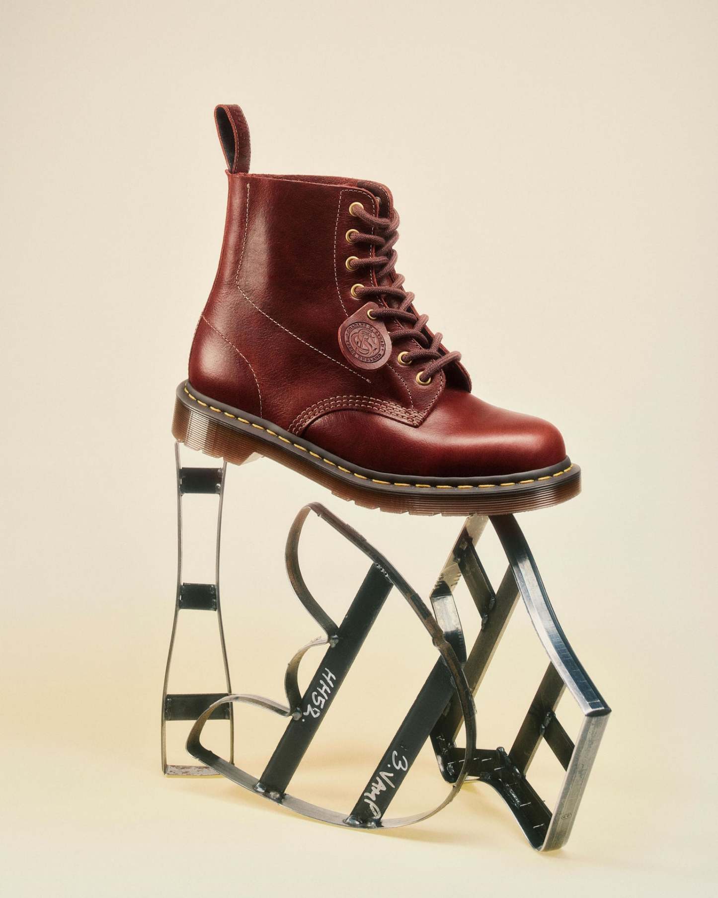 Dthtr. Marthttens 1460 Love Letter Classic Calf Leather Lace Up Ankle Boots