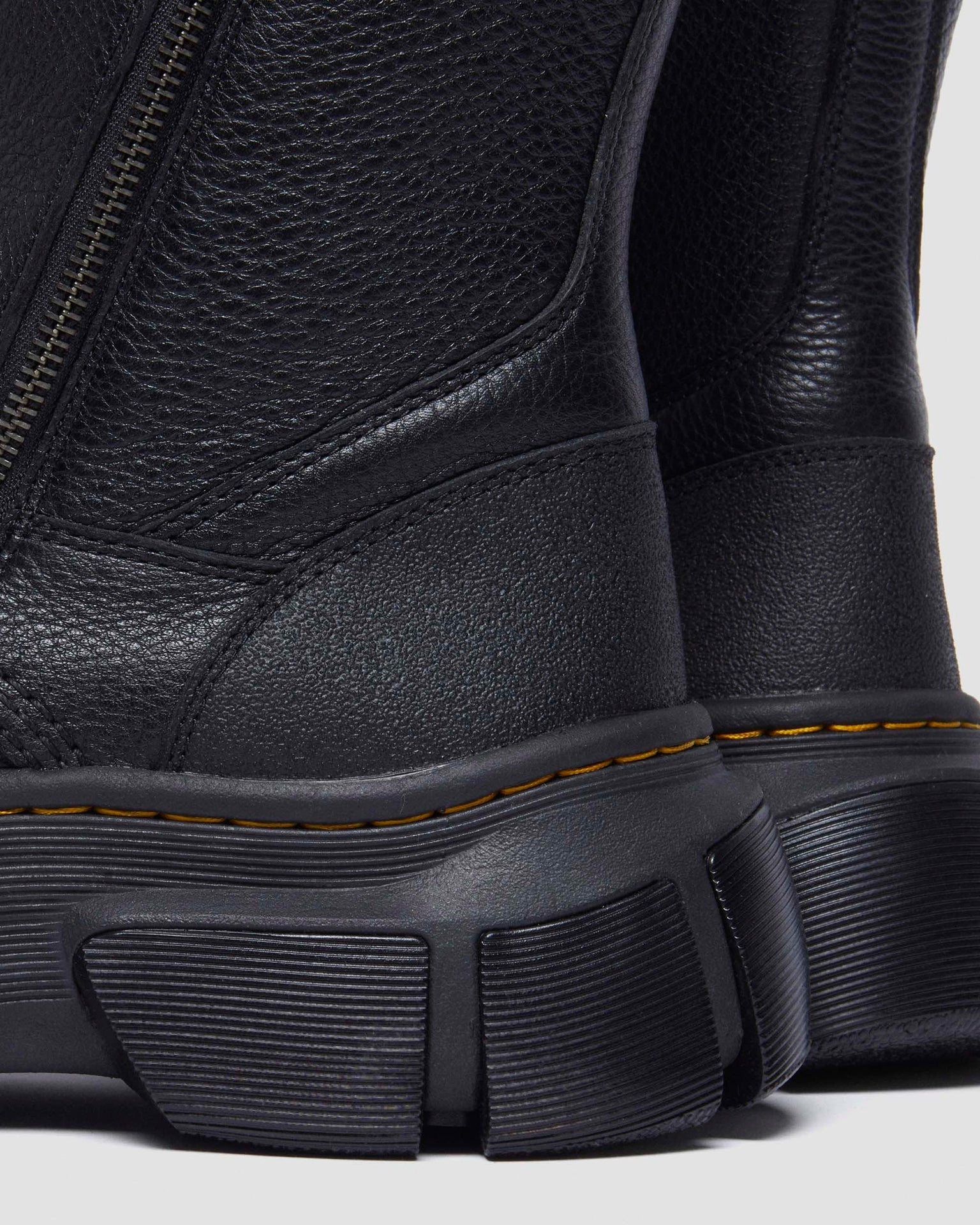 Dthtr. Marthttens DMXL Rigger Leather Boots