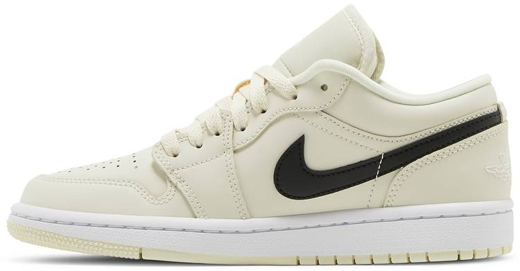 Wmns Low 'Coconut Milk' DC0774-121