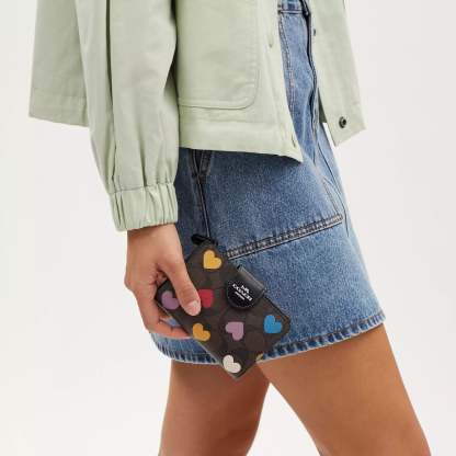 Coathtch  Medium Corner Zip Wallet In Signature Canvas With Heart Print