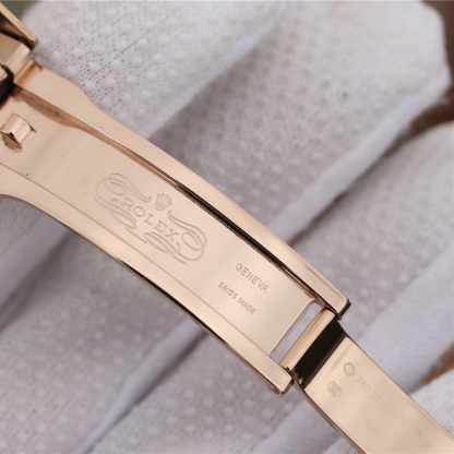Yacht-Master Rose Gold Black Ceramic Bezel 40mm
