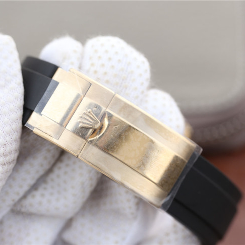 Daytona Champagne Dial with Black Subdials 40mm