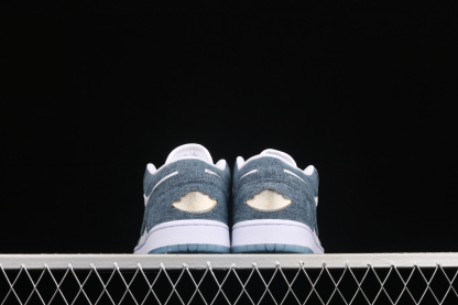 Wmns Retro Low 'Denim' 315921-141