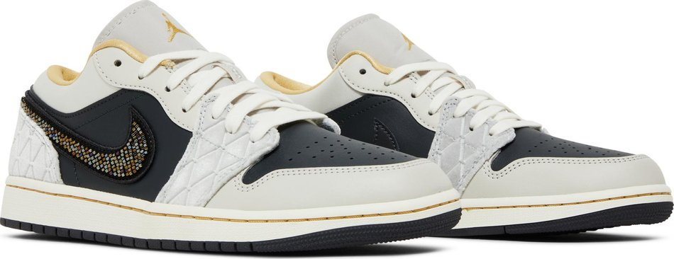 Low SE 'Beaded Swoosh' DV1762-001