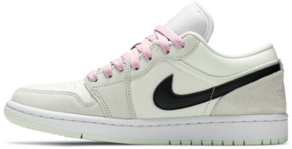 Wmns Low SE 'Barely Green' CZ0776-300