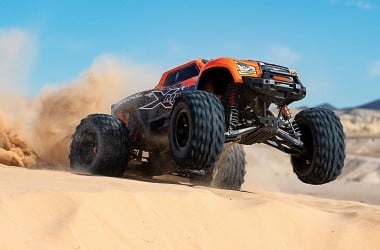 X-MAXX 4x4 new 8S version RTR complete set with 2x 4S / 5000 mAh batteries