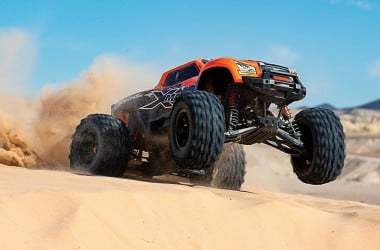 X-MAXX 4x4 new 8S version RTR complete set with 2x 4S / 5000 mAh batteries