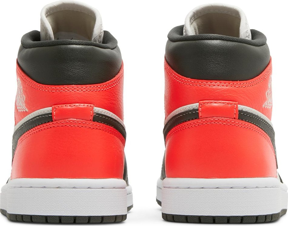 Wmns Mid SE 'Newsprint' DQ6078-100