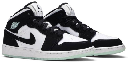 1 Mid SE GS 'Glow in the Dark Panda' BQ6931-103