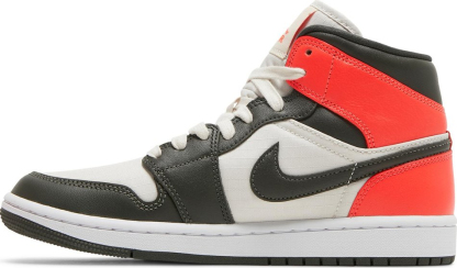 Wmns Mid SE 'Newsprint' DQ6078-100