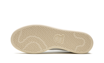 Adithtdas Stathtn Smthtith "Highsnobiety - Not In Paris" IE2530